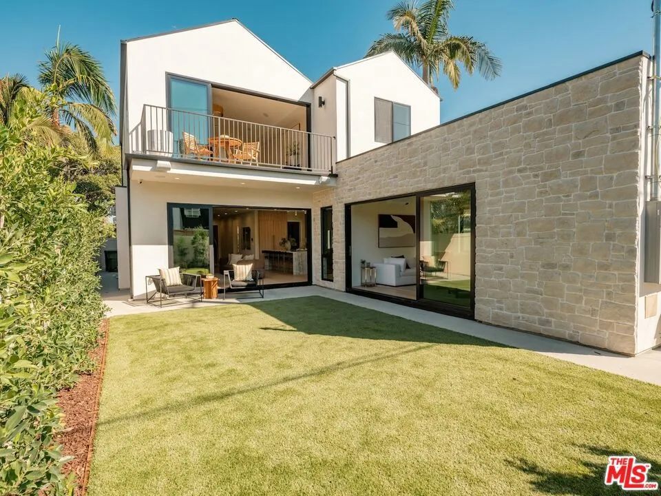 3629 Rosewood Avenue, Los Angeles, California 90066 home-pic-53